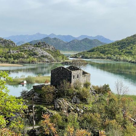 Вилла Lake House Puro Dodosi Экстерьер фото