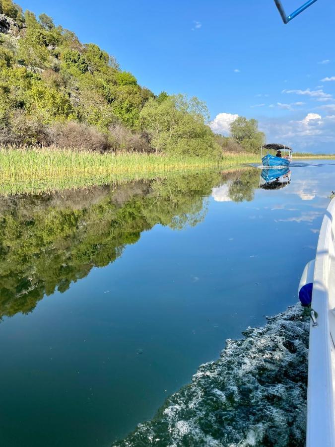 Вилла Lake House Puro Dodosi Экстерьер фото