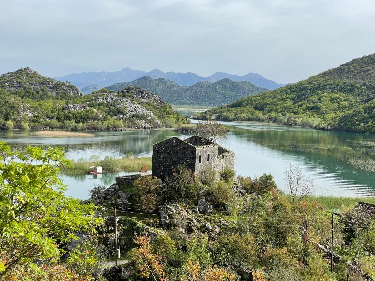 Вилла Lake House Puro Dodosi Экстерьер фото