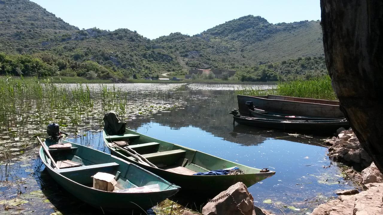 Вилла Lake House Puro Dodosi Экстерьер фото